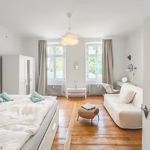 Charmante Altbauwohnung Im Herzen Der Altstadt Apartment
